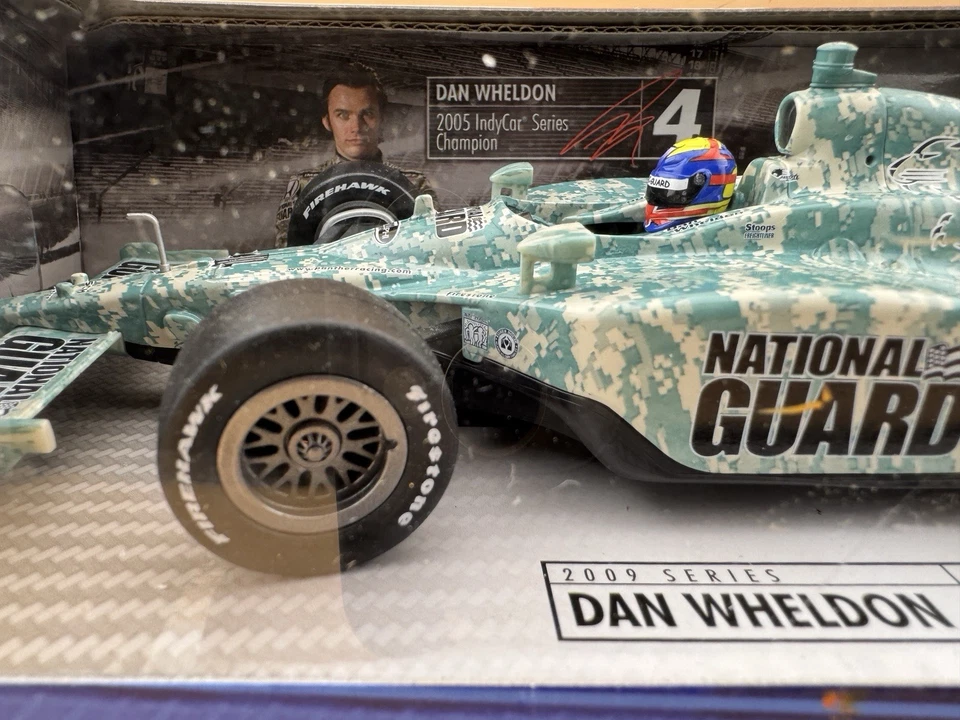Hot Wheels Indy Car Series Guardia Nacional #4 Dan Wheldon escala 1/24 Foto 4 de 4