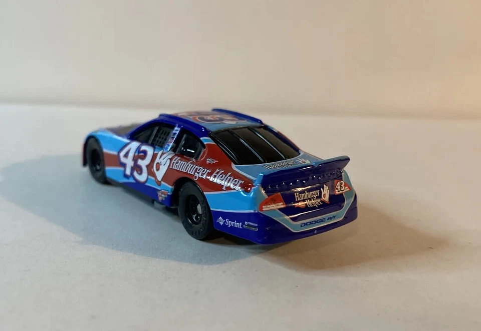 Nascar #43 Coche de carreras Hamburguesa Ayudante Patrocinador ¡RARO! Foto 4 de 4