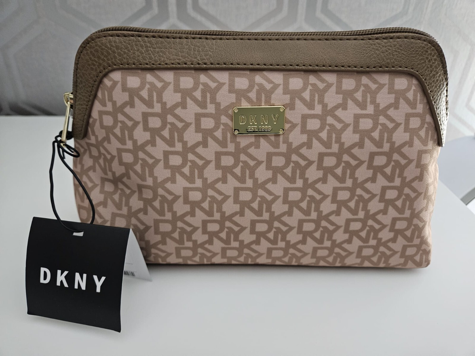 BNWT DKNY VANITY BAG Cosmetic Make Up Beauty Pouch TAN eBay