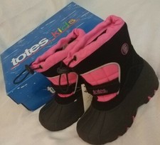 Brand New In Box. Toddler girlsTotes Snowboots Pink/black Size 5m