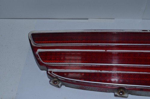 1974-1978 OEM PONTIAC FIREBIRD TRANS AM LUZ TRASERA DERECHA LENTE Y CARCASA 5949830 - Imagen 9 de 13
