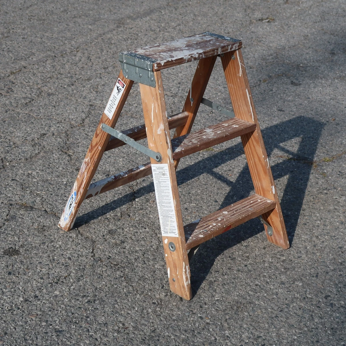 WERNER 2FT. W130 4 200 lb Wood Folding Step Ladder Farm Stand Primitive