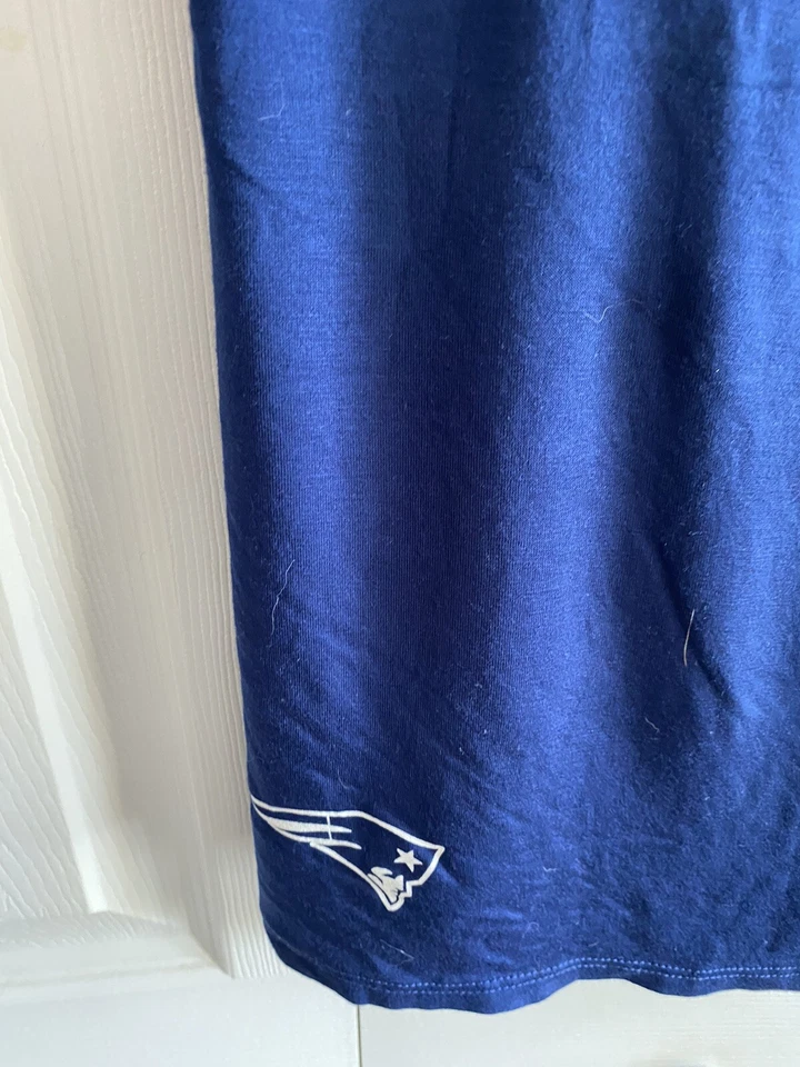 Conjunto de pijama de 2 piezas para mujer ropa auténtica de la NFL NE Patriots Foto 2 de 4