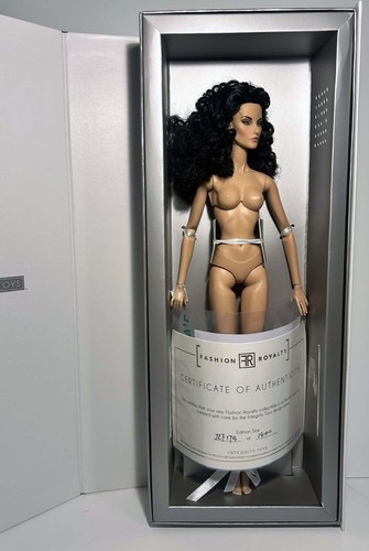 Integrity Toys Fashion Royalty ELYSE J'ADORE LA FETE 2015 NUDE DOLL ONLY in EU - Imagen 7 de 8