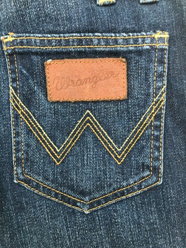 .Wrangler 'HI CHEEKY' Blue Denim Hot Pants Shorts Size W26 8. - Picture 4 of 4