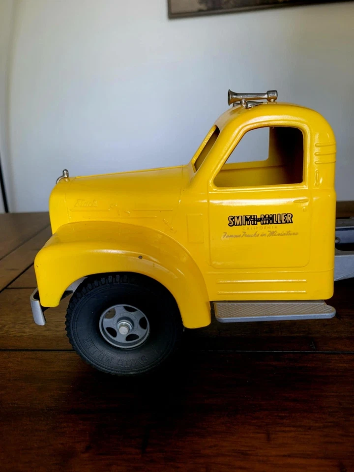 Camión transportador de granos Smith Miller B Mack Silver Streak Fruehauf de colección Foto 3 de 4