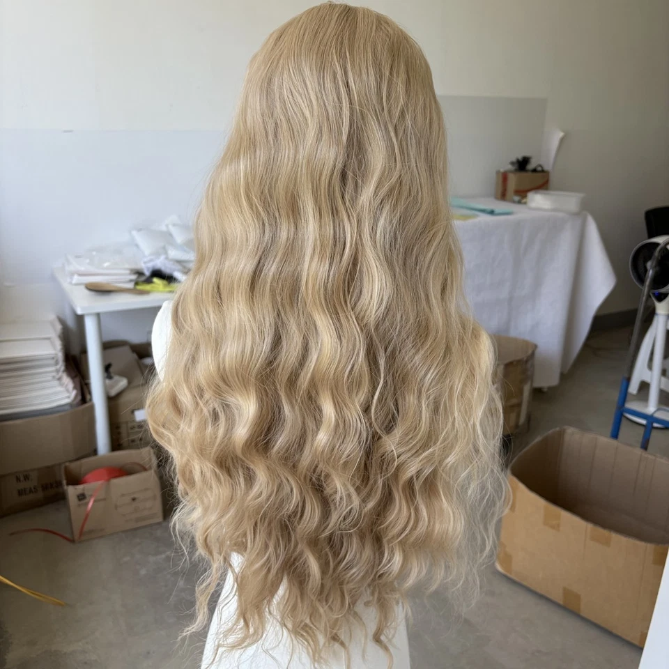 Peluca delantera larga ondulada resistente al calor cabello sintético rubio ceniza suave HD de encaje Foto 4 de 4