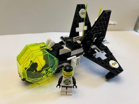 Retired LEGO Space 6887: Allied Avenger, 100% complete with manual!