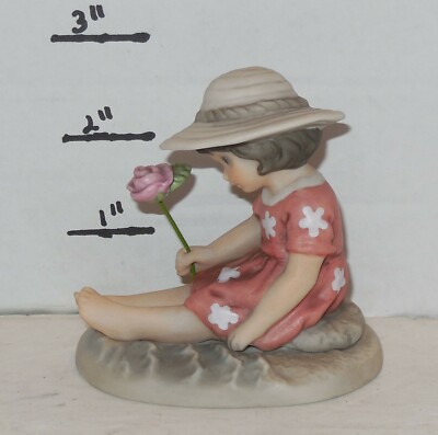 1998 Enesco Pretty as a Picture '' You're the loveliest flower ever '' Figurine