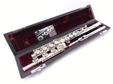Gemeinhardt Platinum- Silver Lip 33SHB Intermediate B Foot Flute Reconditioned 