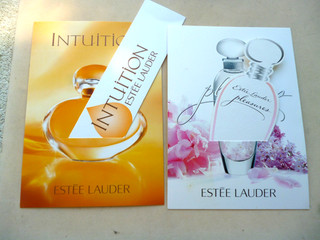 Cartes parfumées E Lauder