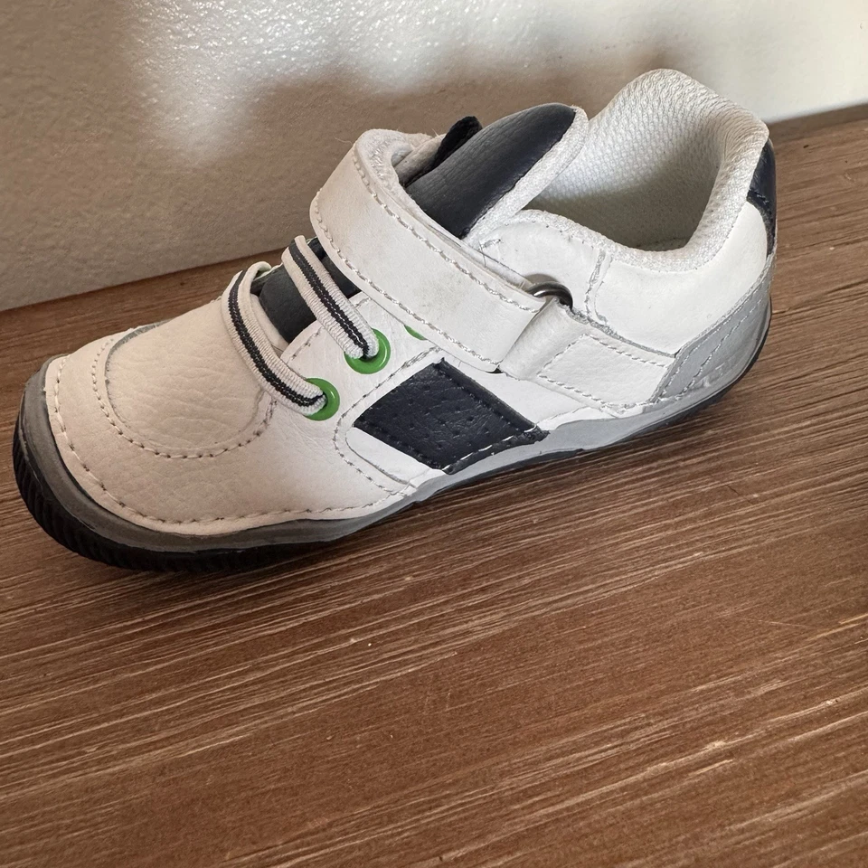 Stride Rite Kids Boys SRTech Wes White Navy Stripe Athletic Sneakers Size 7M - Image 4 of 4