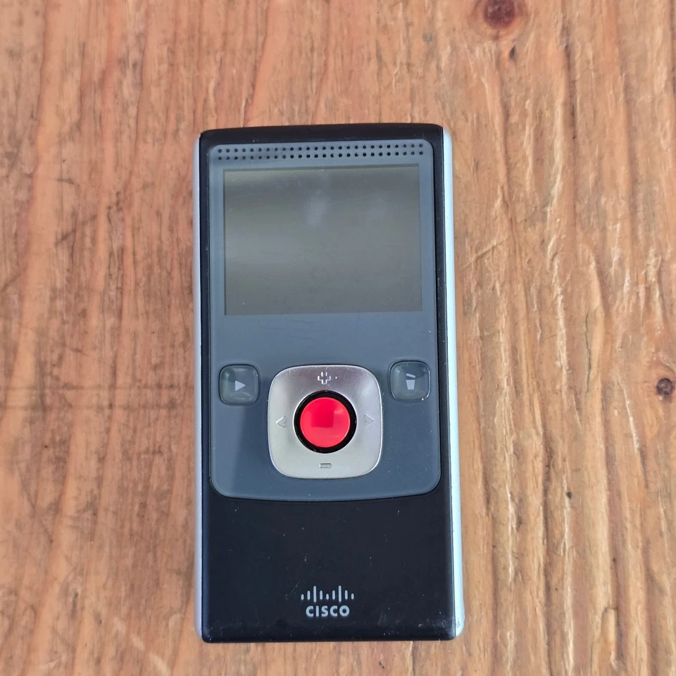 🔥Cisco Flip Video UltraHD Camcorder U260 4GB Pocket USB 720p Untested Vintage - Image 3 of 4