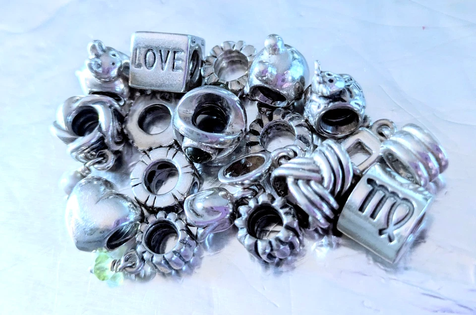 Lote De Colección Dijes Pandora Plata 925 16 Dijes Auténticos ALE + Espaciadores + 7 Sin Marcar Foto 2 de 4