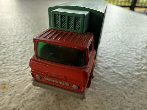 Vintage Lesney Matchbox Series No. 44 GMC Refrigerator Truck 1/64