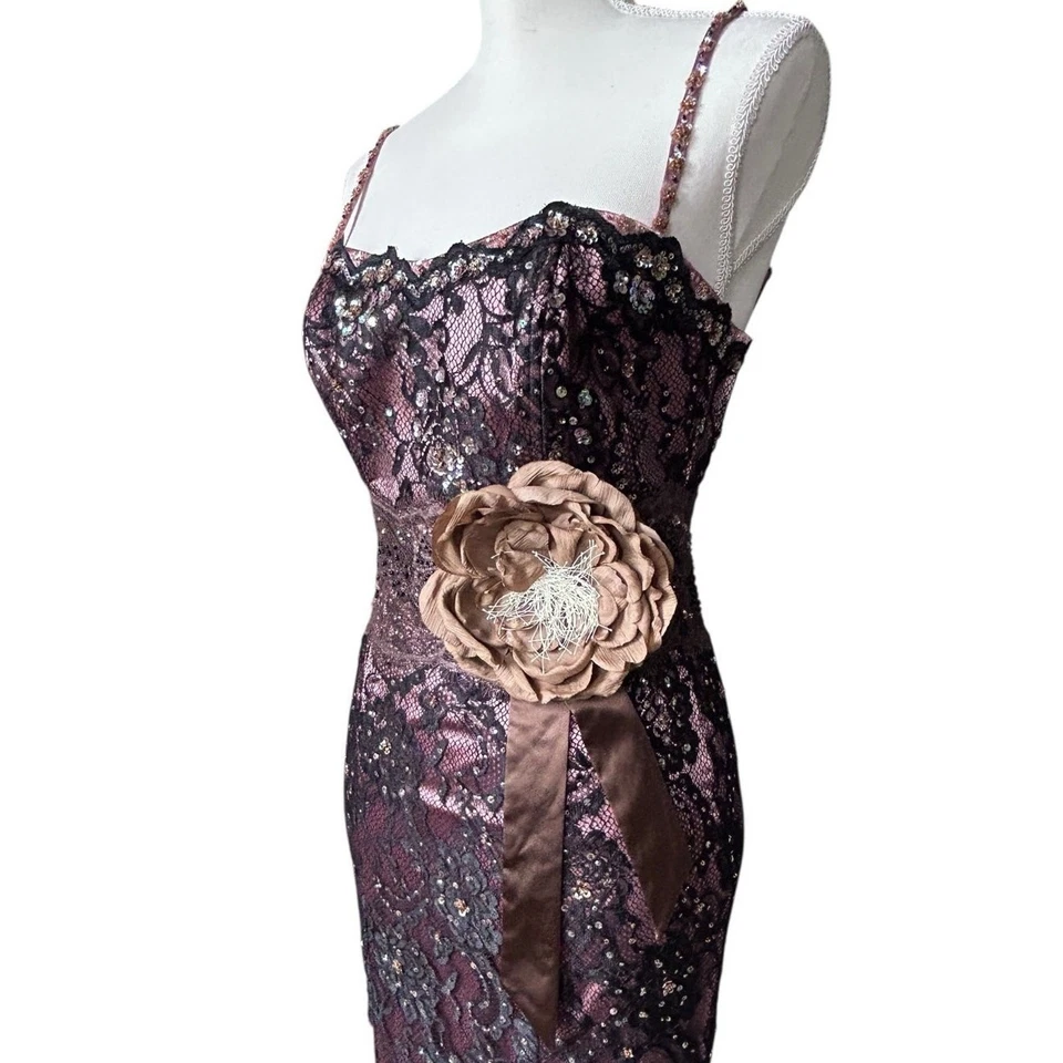 Vestido Sirena MANDALAY Sin Mangas Negro Rosa Encaje y Lentejuelas Adornado-Talla 6 Foto 2 de 4