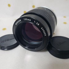 Nikon NEW NIKKOR 135mm F2.8 Lens for Nikon F Mount Excellent Condition