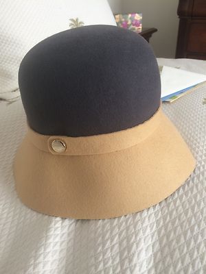 FURLA Women Vintage Wool Cloche Bucket Hat 1920 display picture 1