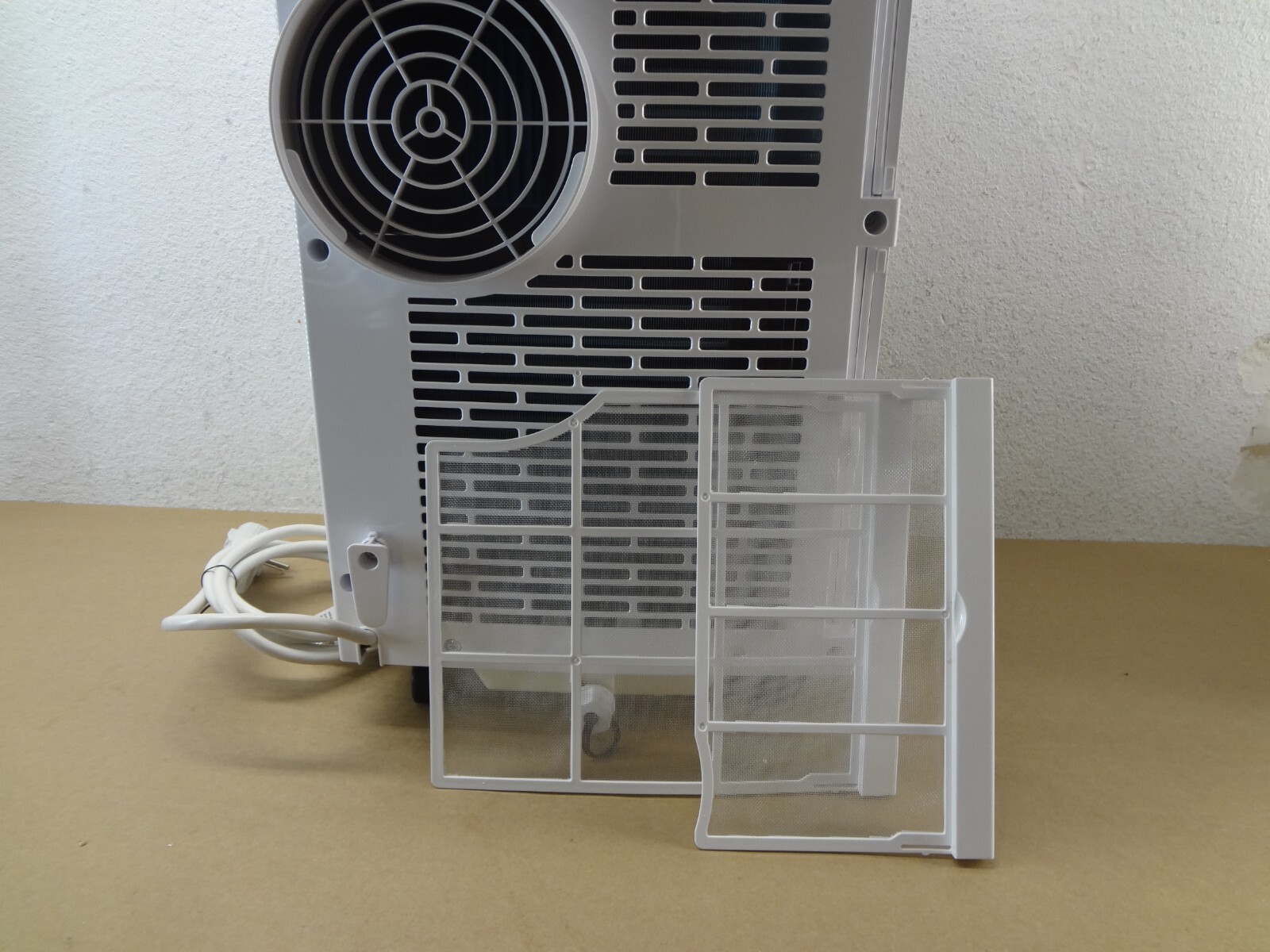 Costway EP24619US. 8,000 BTU Portable Air Conditioner 250 Sq. Ft. w