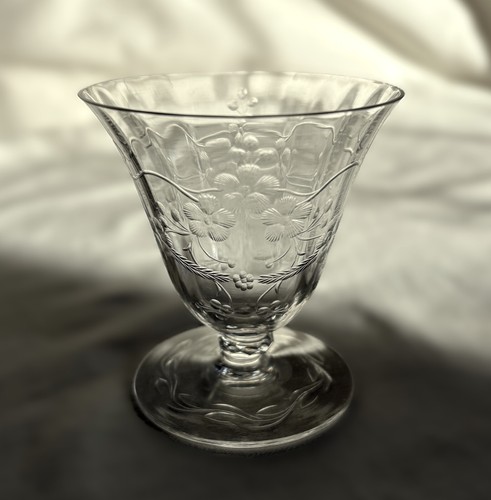 ABCG crystal optic oyster/juice glass 1920s. Flowers and ribbons. Unsigned - Picture 2 of 8
