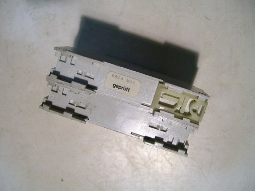 DOLD IL7824.21/100 SAFEMATE SAFETY RELAY 0.1S DELAY 3A/250VAC 24VDC SUPPLY P2975 - Imagen 6 de 6