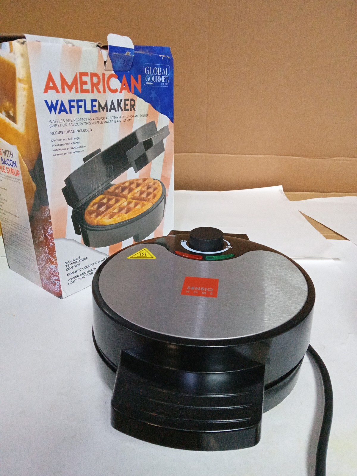 Global Gourmet 700W American Waffle Maker Iron Machine, Black, M273