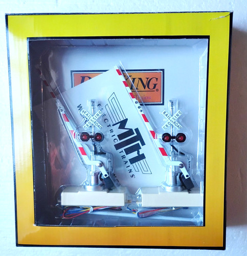 Caja de 2 puertas de cruce individuales operativas escala King O MTH Rail 30-11012 | Zustand: New