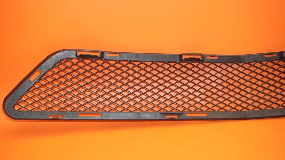 РЕШЕТКА РАДИАТОРА MERCEDES BENZ GLK250 2013 2014 2015 A204 885 7823 AMG ОТ ОРИГИНАЛЬНОГО ПРОИЗВОДИТЕЛЯ - Изображение 4 из 4