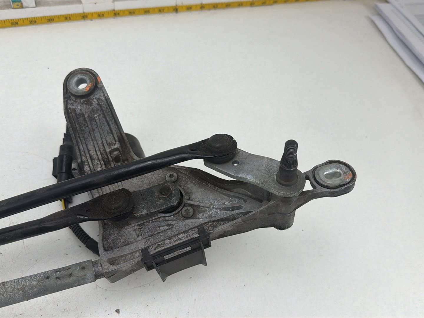 Maserati Ghibli 2014-2017 Front Windshield wiper motor