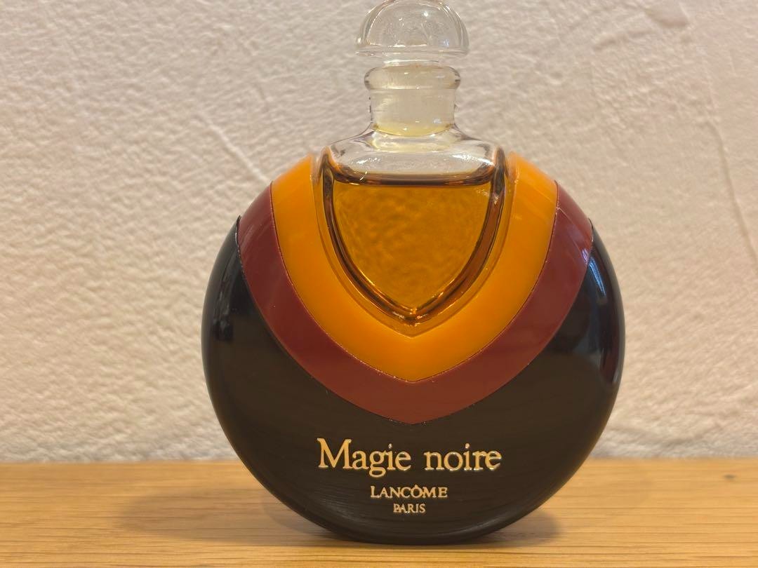 【新品未使用未開封】LANCOME Magie noire 香水7.5ml LANCOME Magie Noire Parfum 7.5ml Miniature Perfume No Box