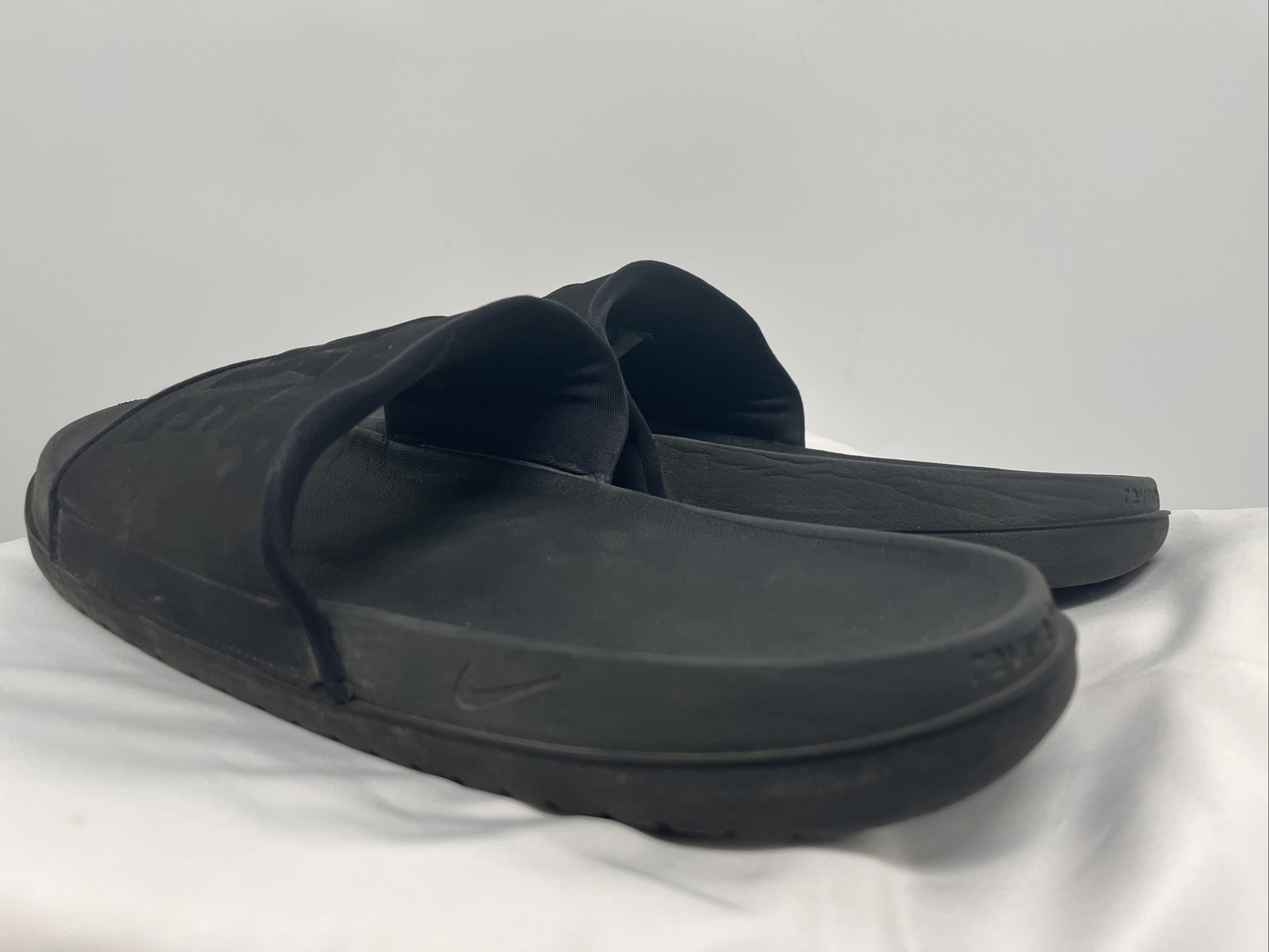 nike revive foam shoes