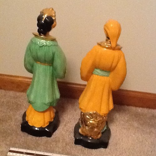 Figurines ● Lot of Two  (Set)  ●  Asian Man and Woman  ● Large● Ceramic ● PICKUP - Picture 4 of 13