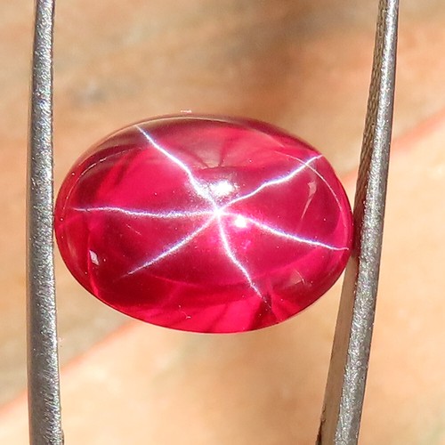 natürlicher ROSA RUBIN STERN SAPHIR ovale Form loser Edelstein 8,30 kt. (09x13x5mm)