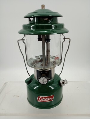 Vintage 1979 Coleman Lantern 2 Mantel Model 220K 