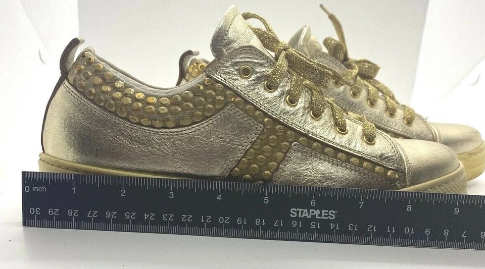 Zapatillas Just Cavalli para mujer doradas metálicas talla US 7,5 usadas Foto 4 de 4