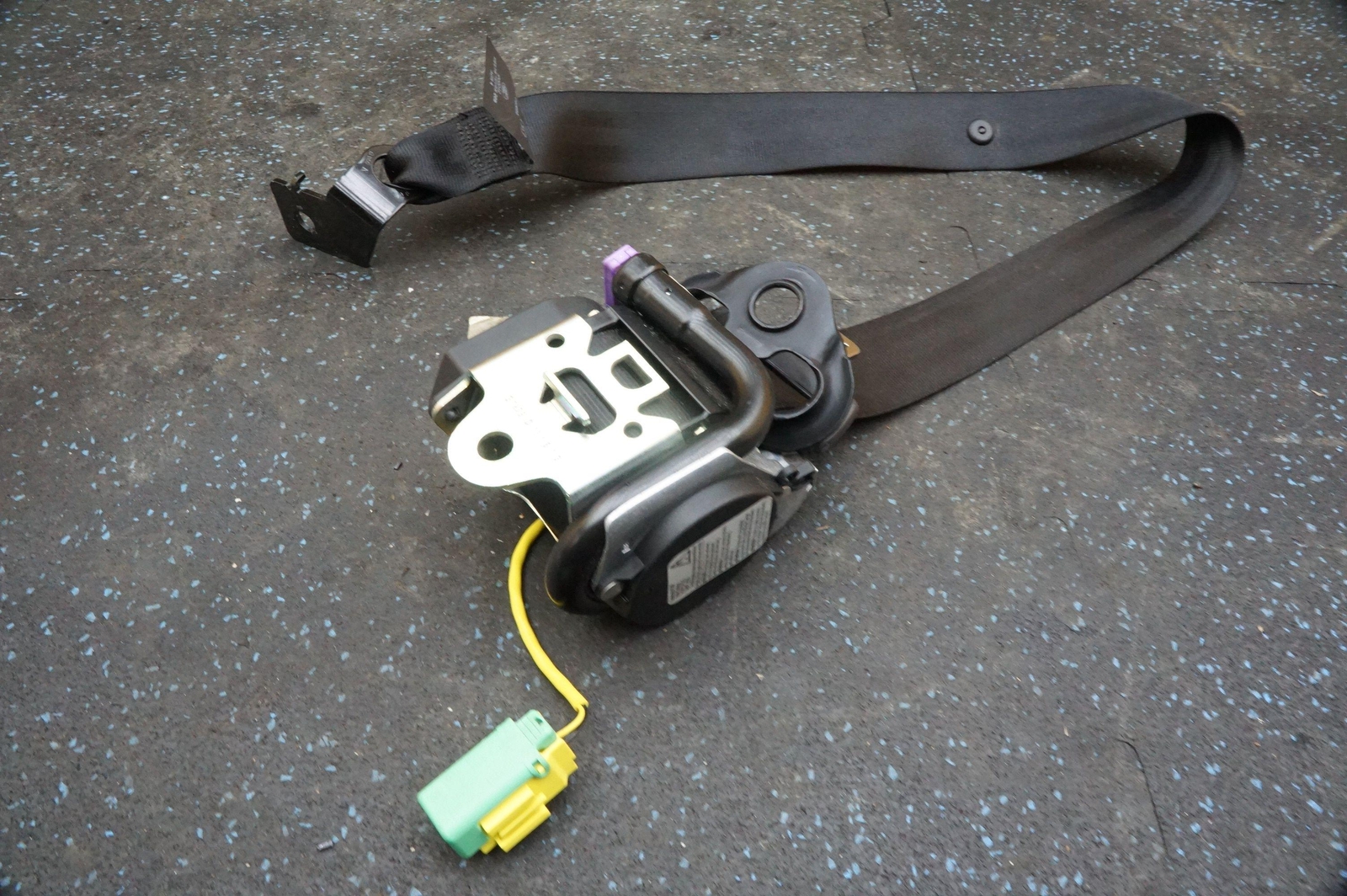 Rear Right Seat Belt Retractor Black 3W5857806 OEM Bentley Flying Spur 2006-09