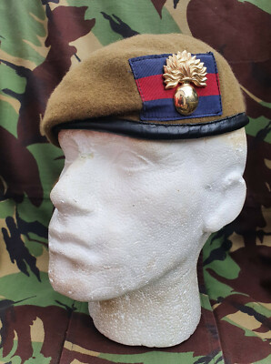 Grenadier Garde Barett & Messing Mützenabzeichen 59