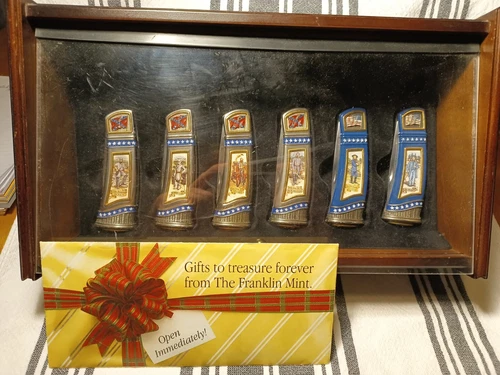 Franklin Mint civil war knives with display case