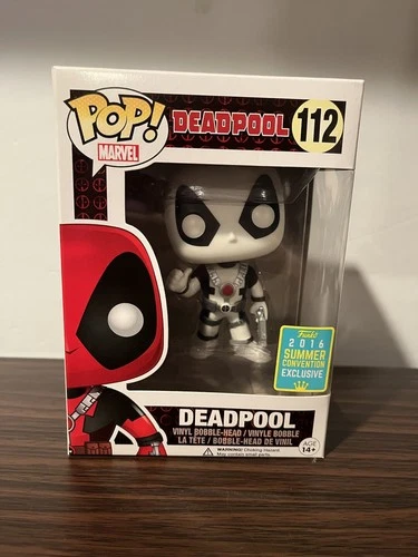 Funko Pop Marvel Deadpool #112 2016 SDCC Exclusive  White Thumbs Up w Protector
