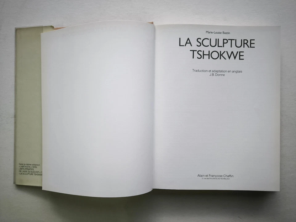 La Sculpture Tshokwe - Marie-Louise Bastin | Relié | Très bon état - Photo 2/3