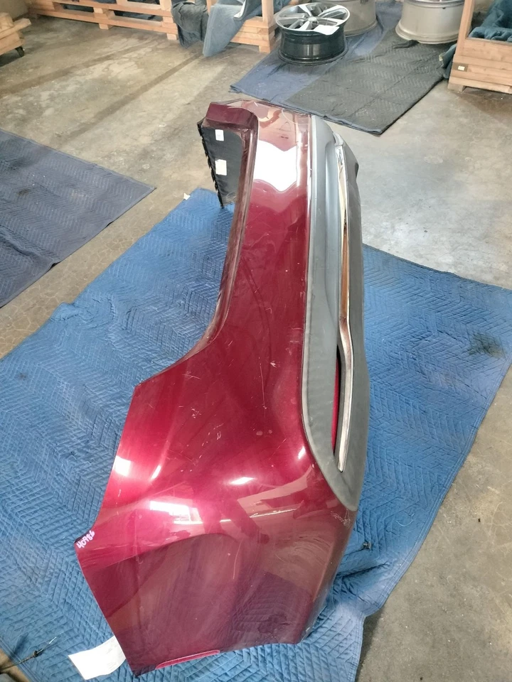 RED REAR BUMPER ASSEMBLY 2015-2017 CHRYSLER 200 — 第 3/4 张图片