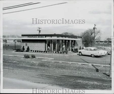 1957 Press Photo People's Bank at Fort and Colvin in Riverview, Michigan