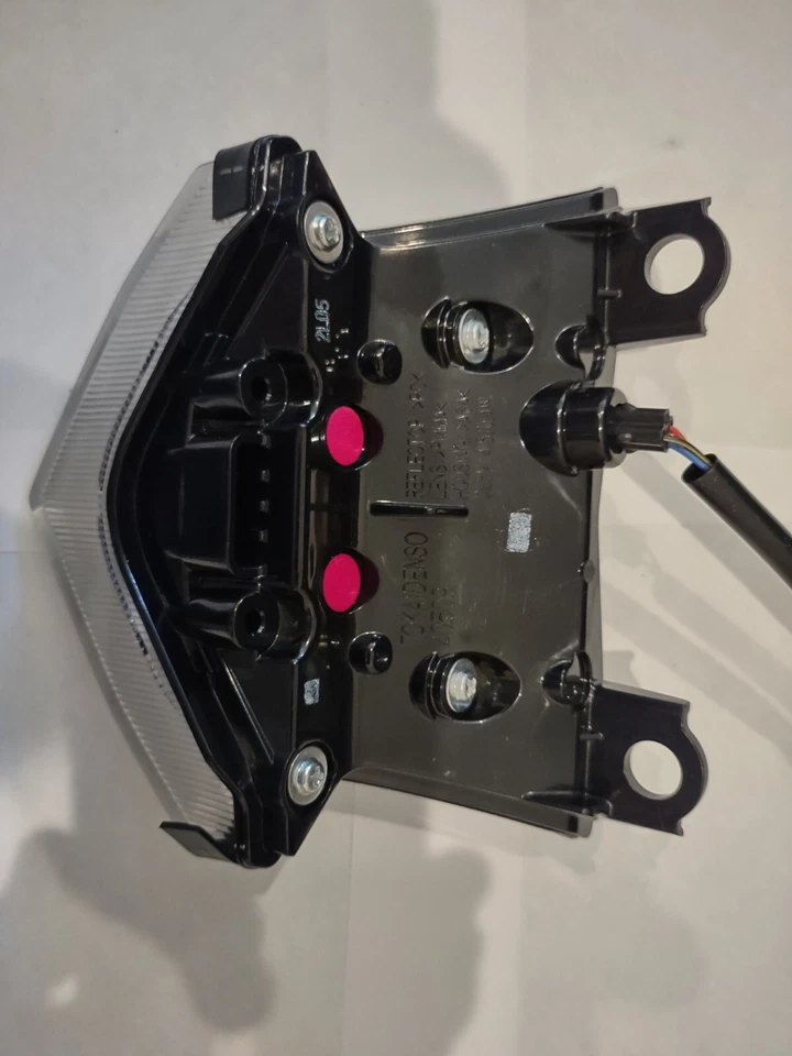 Luz trasera Kawasaki Z650 40509 Foto 3 de 4