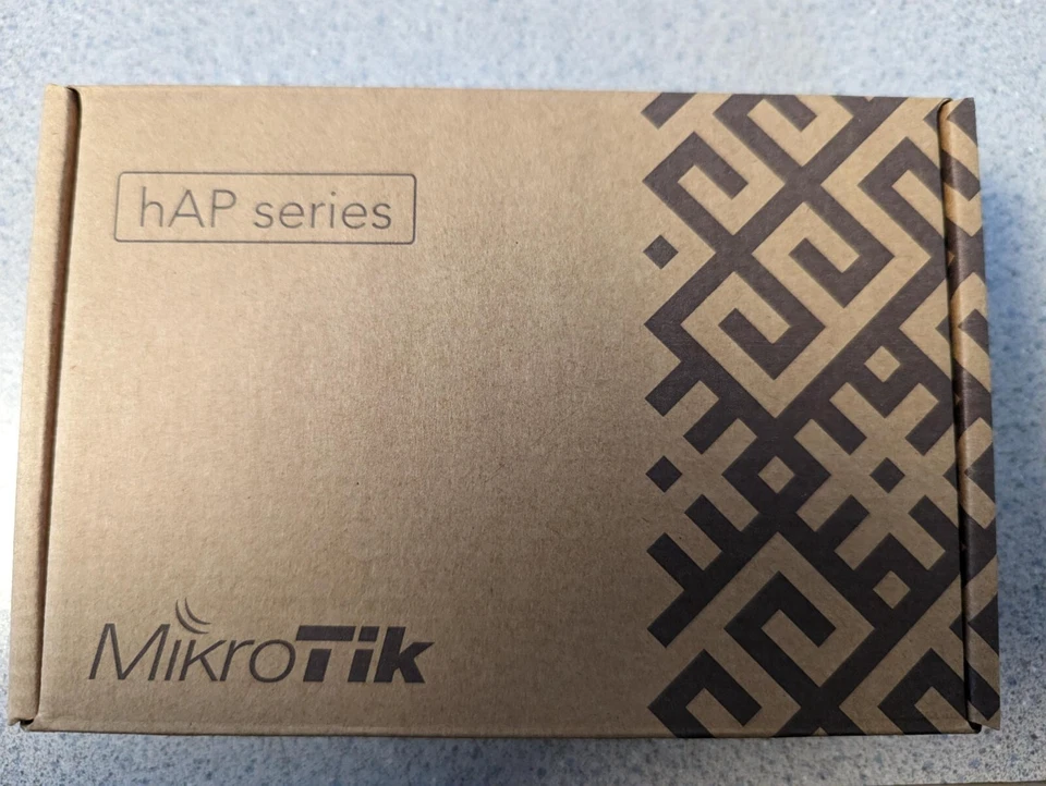 Mikrotik RouterBoard RB951Ui-2nD HAP Computers " Accessories 5 x Ethernet ports - Image 2 of 3