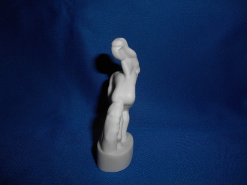 DISCOBOLUS Disc Thrower Sculpture Small Figurine Statue Porcelain FEVES Figure - Picture 7 of 7