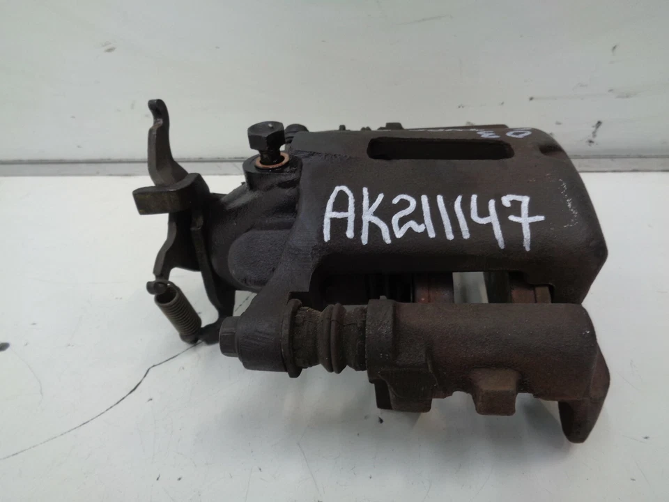 Pinza de freno trasero izquierdo Jaguar S-Type 2003-2005 Exc. Modelo R OEM AK211147 Foto 3 de 4