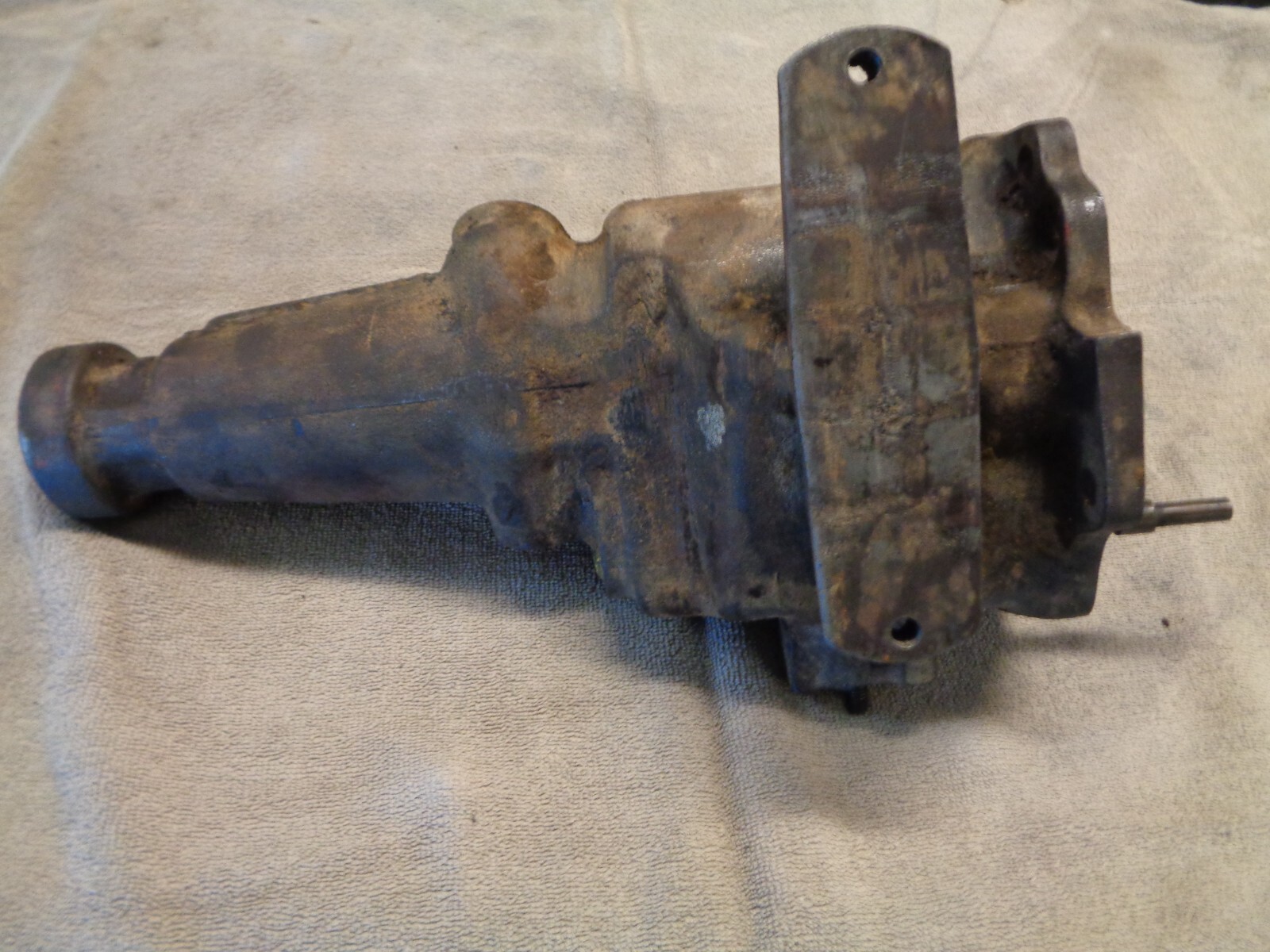 1952,1953,1954,1955 Ford 3 Speed Overdrive Tail Housing And Output