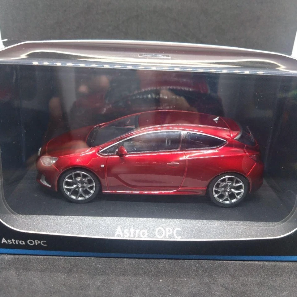 Modellino auto esclusivo Motorart 1/43 Opel Astra J OPC 2012 rosso... - Immagine 3 di 4