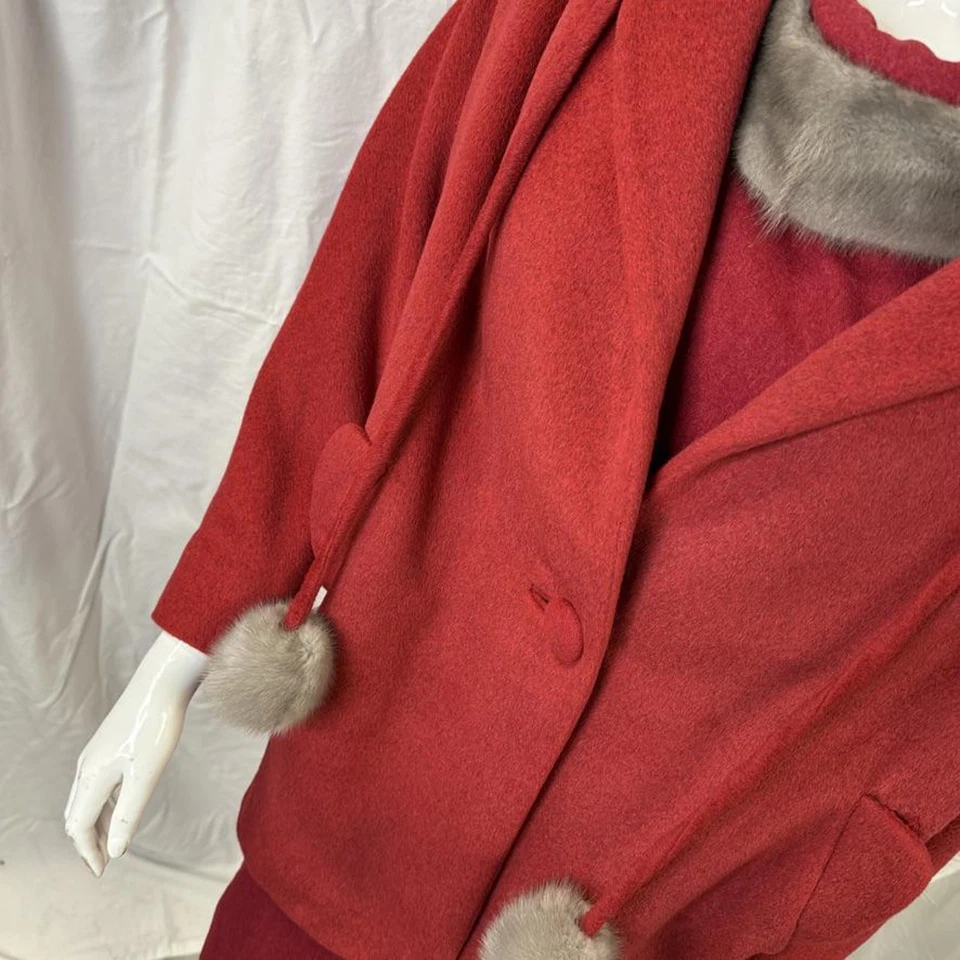 De Colección Lesur Paris Utah Mills Conjunto de Vestido y Chaqueta de Navidad con Borde de Piel Roja Años 50 M Raro Foto 3 de 4