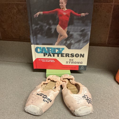 Signed Pink Ballet Pointe Shoes Carly Patterson w/ Book Gold 104